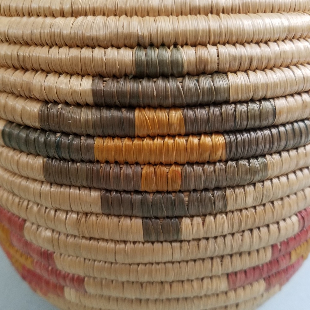 SOLD!! Vintage Handwoven Alaskan Inuit Basket - Picture 6 of 7